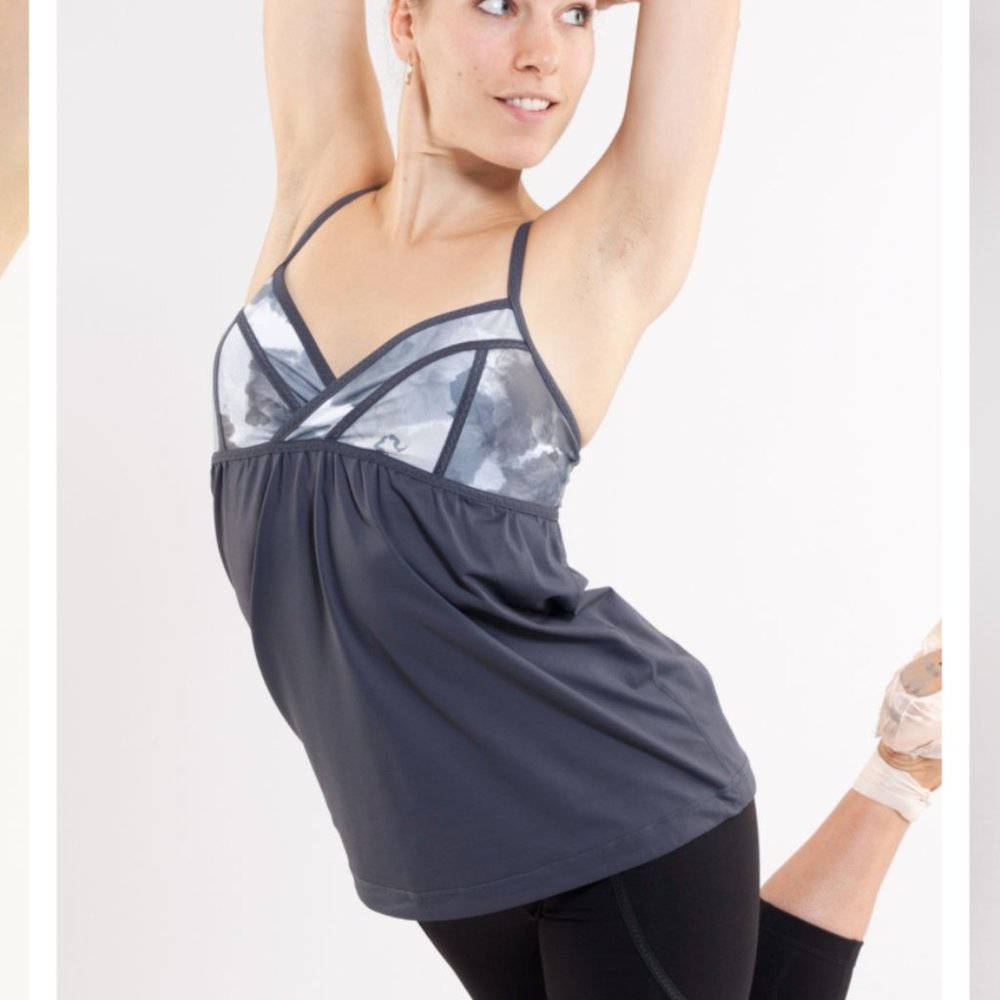 Lululemon Rehearsal Tank Sz 10 - NWT!!!